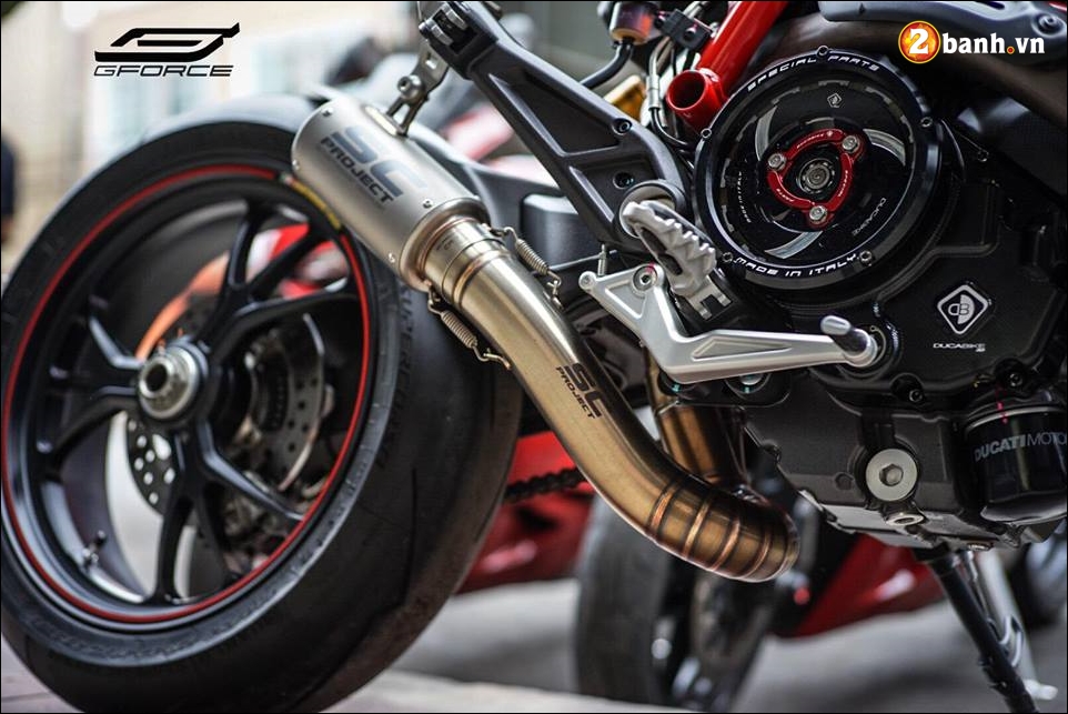 Ducati Hypermotard 939 SP do menh danh Ong vua dia hinh