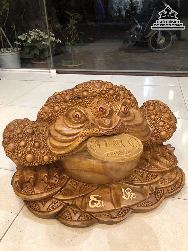 Tượng Cóc Ngậm Tiền gỗ Xá Xị (Gù Hương)